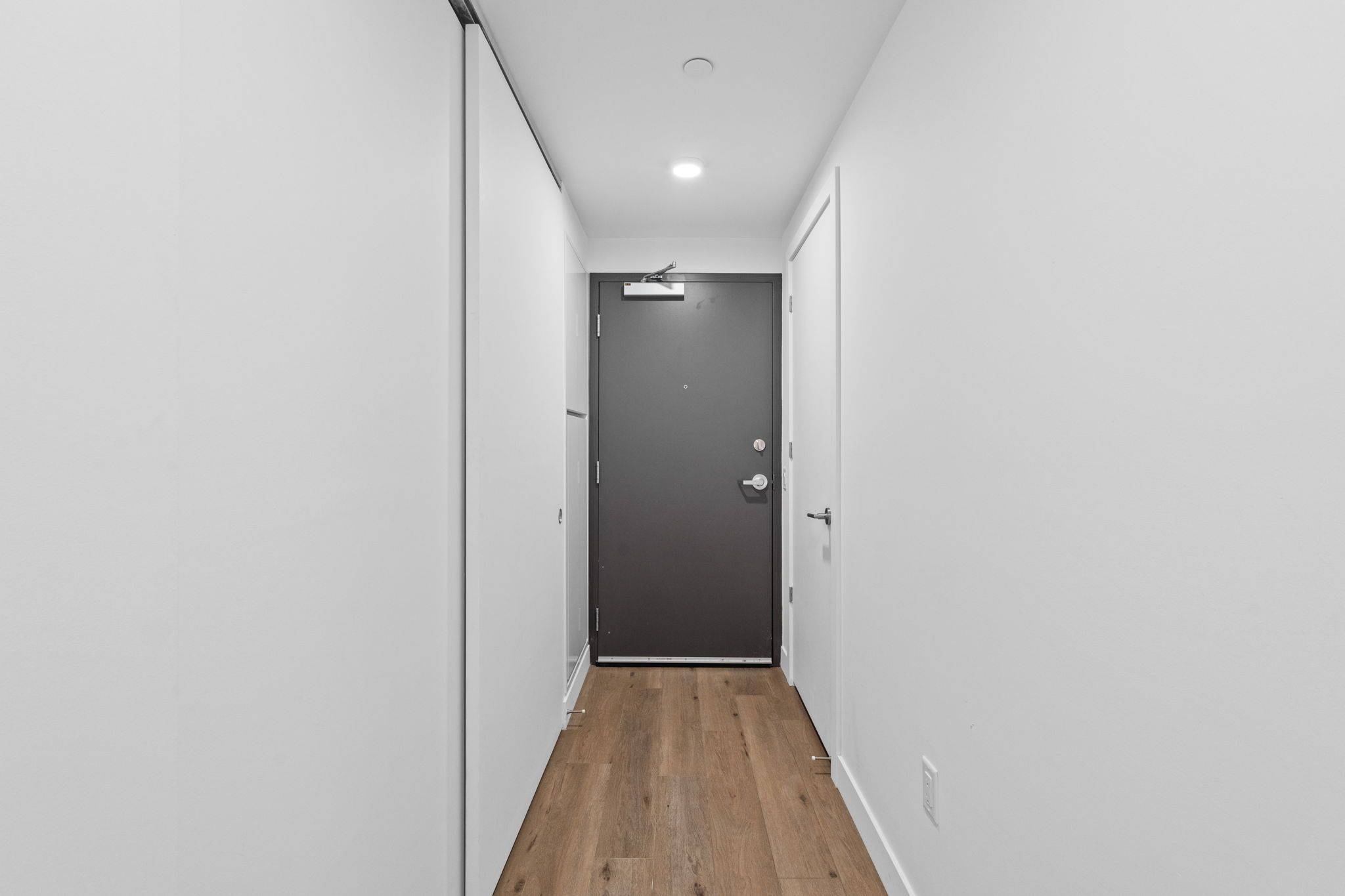 Ottawa Centre, ON K2P 1Y5,10 JAMES ST #506