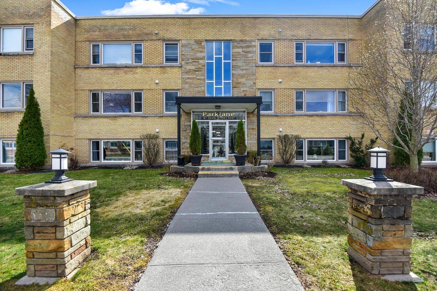 Brockville, ON K6V 1R5,167 Pearl ST E #11