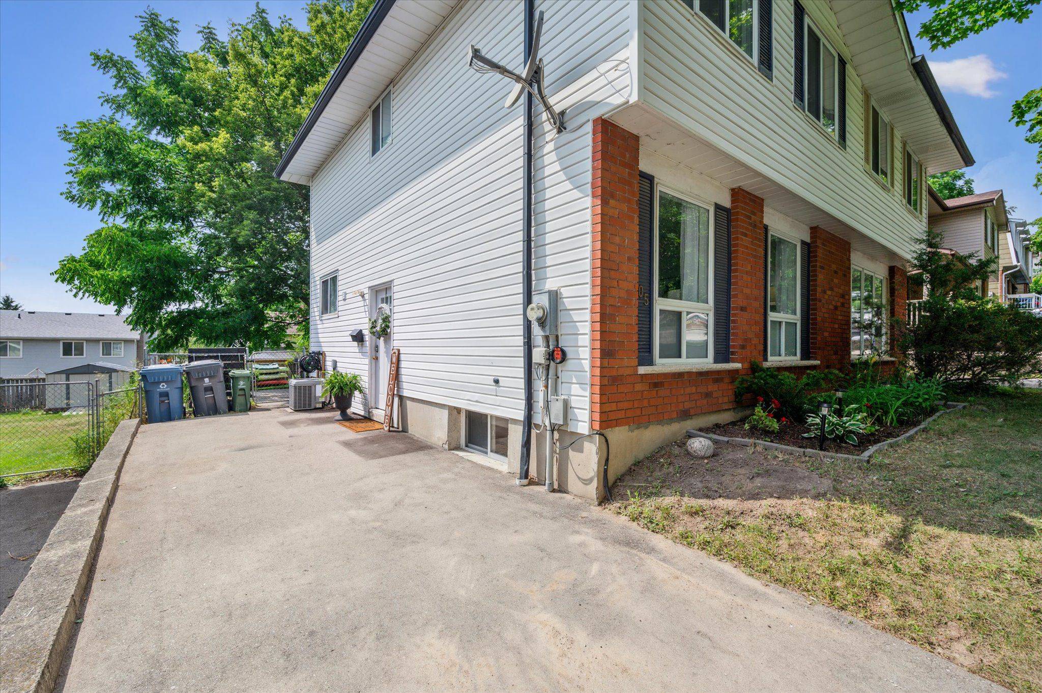 Guelph, ON N1H 7J8,605 Willow RD