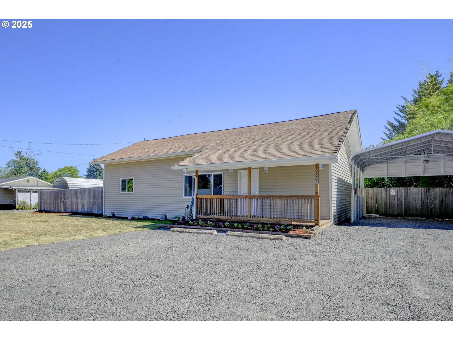 Eugene, OR 97404,660 RIVER LOOP 1