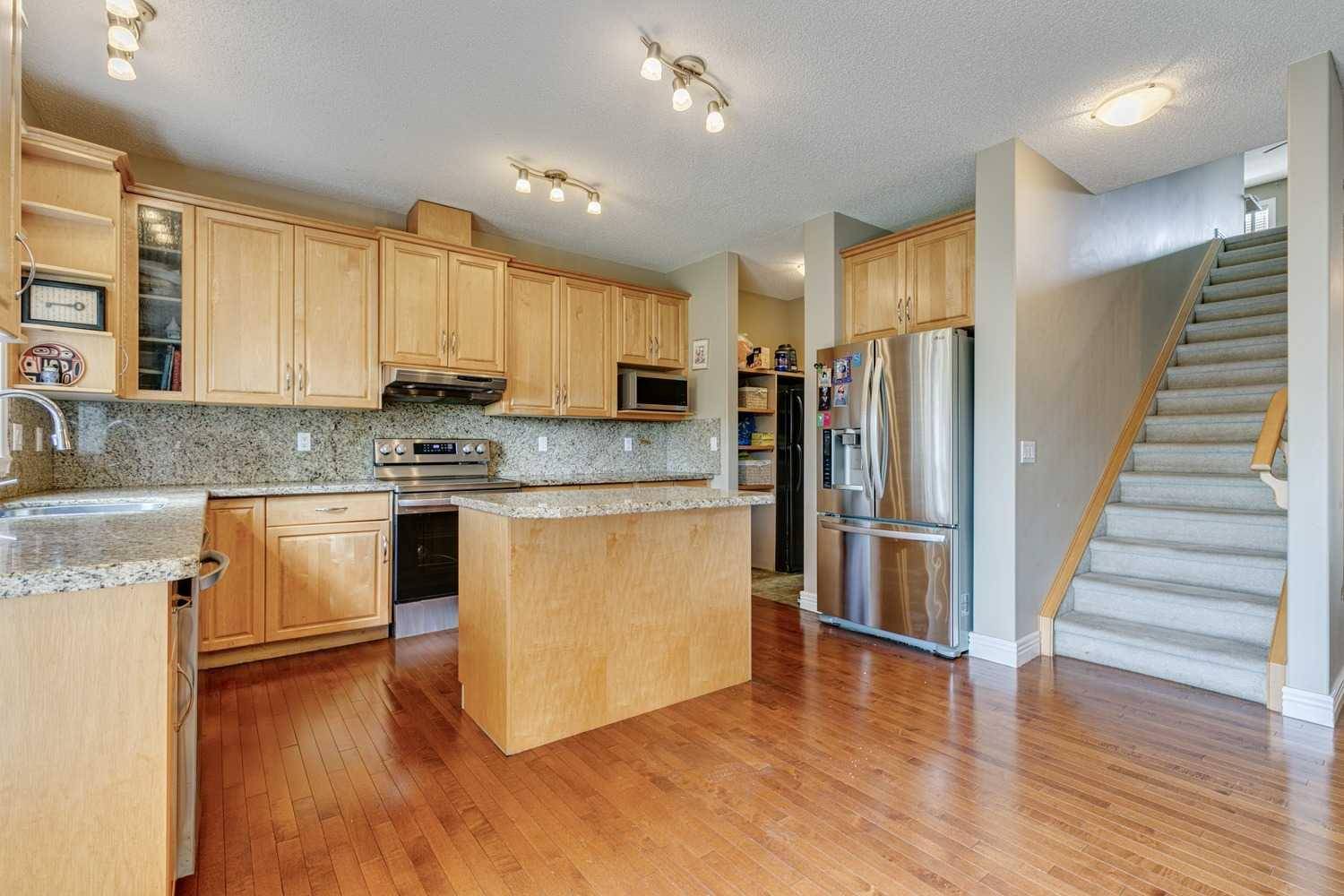 Calgary, AB T3H 5P8,39 Strathlea Common SW #65