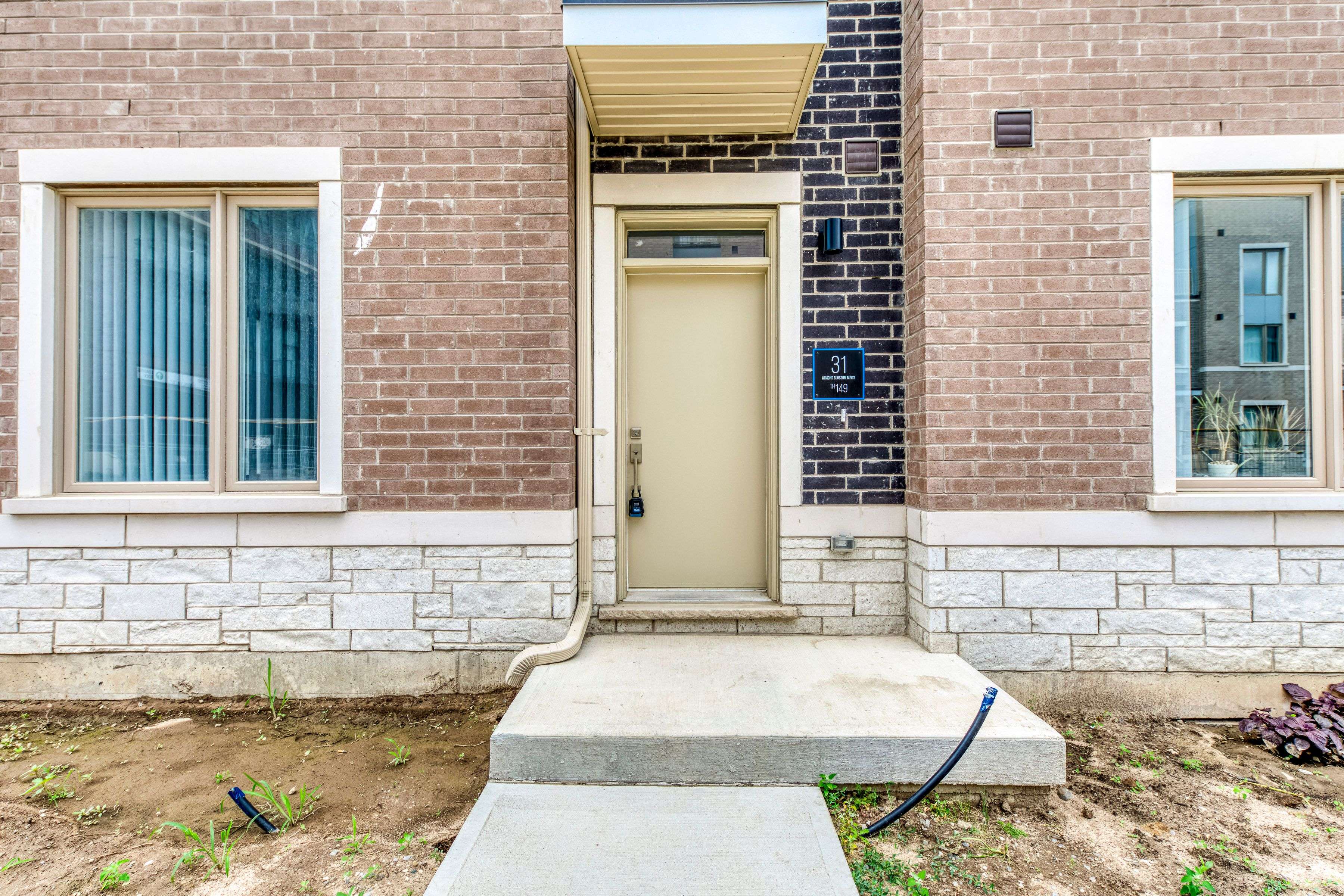 Vaughan, ON L4K 0N7,31 Almond Blossom Mews N/A #149