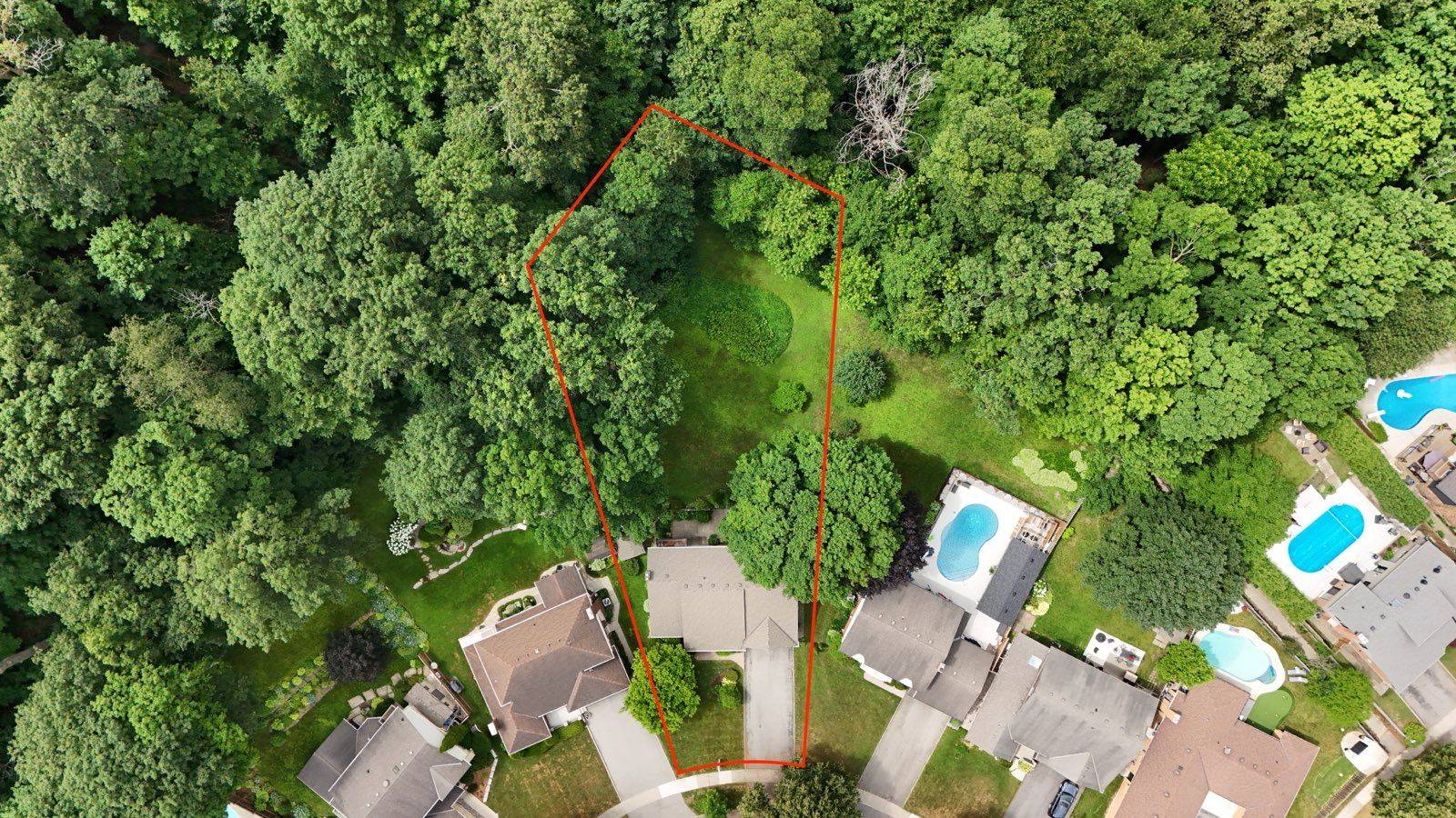London South, ON N6K 3B2,7 Robinwood CRES