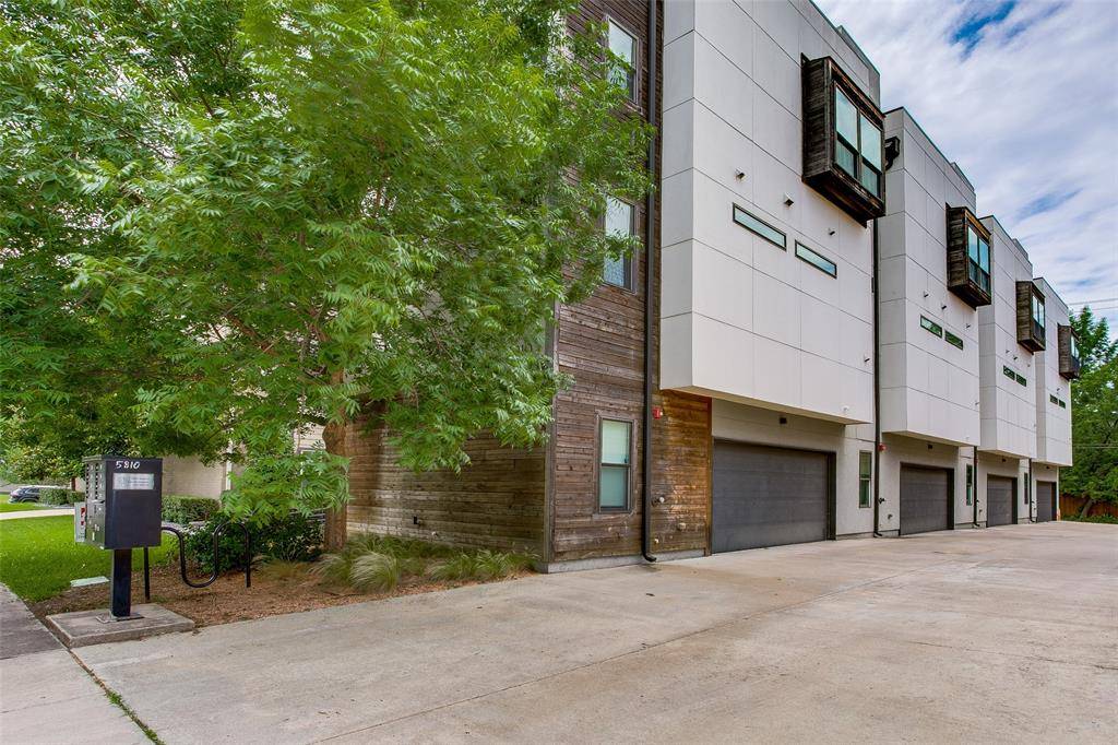 Dallas, TX 75206,5806 Bryan Parkway