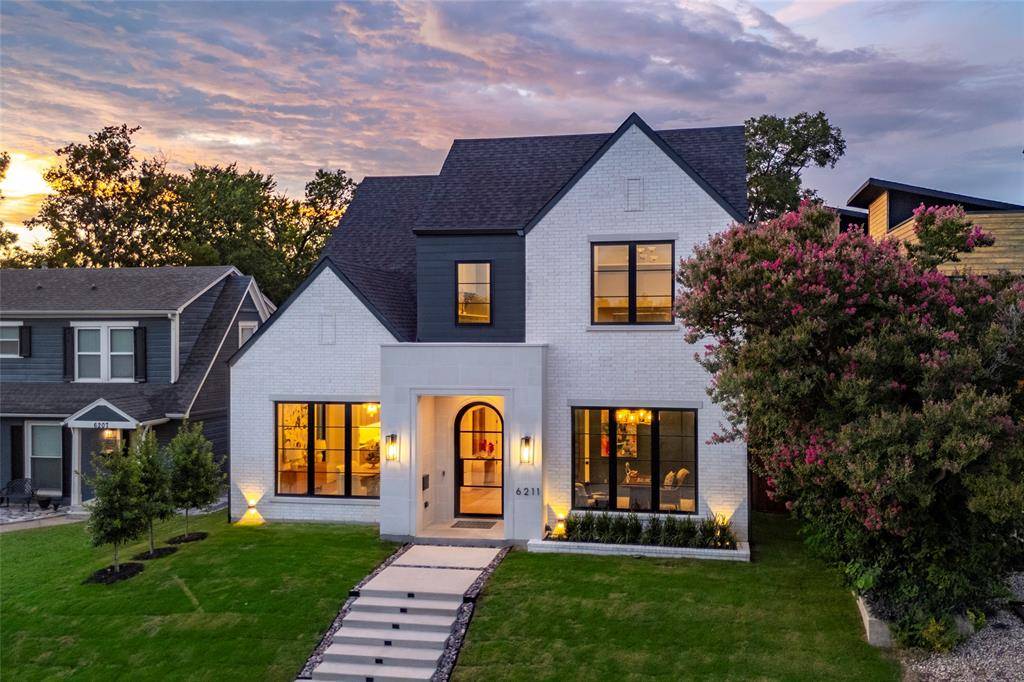 Dallas, TX 75214,6211 Llano Avenue