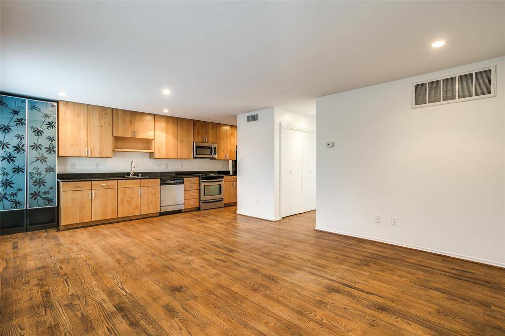 Dallas, TX 75209,4616 W Lovers Lane #130