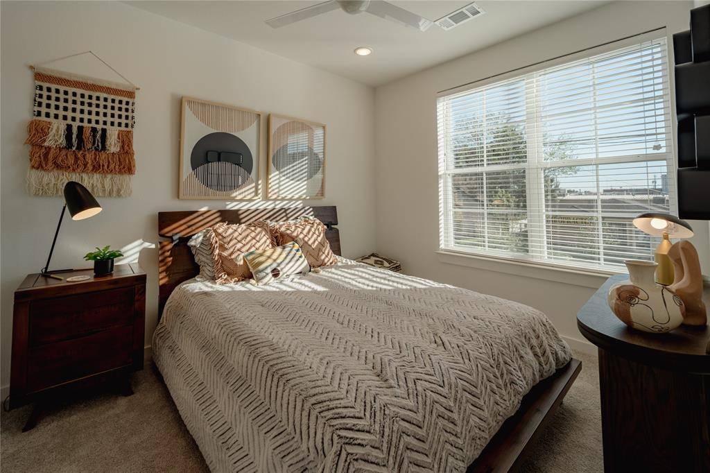 Dallas, TX 75208,105 S Bishop Avenue #227-1430