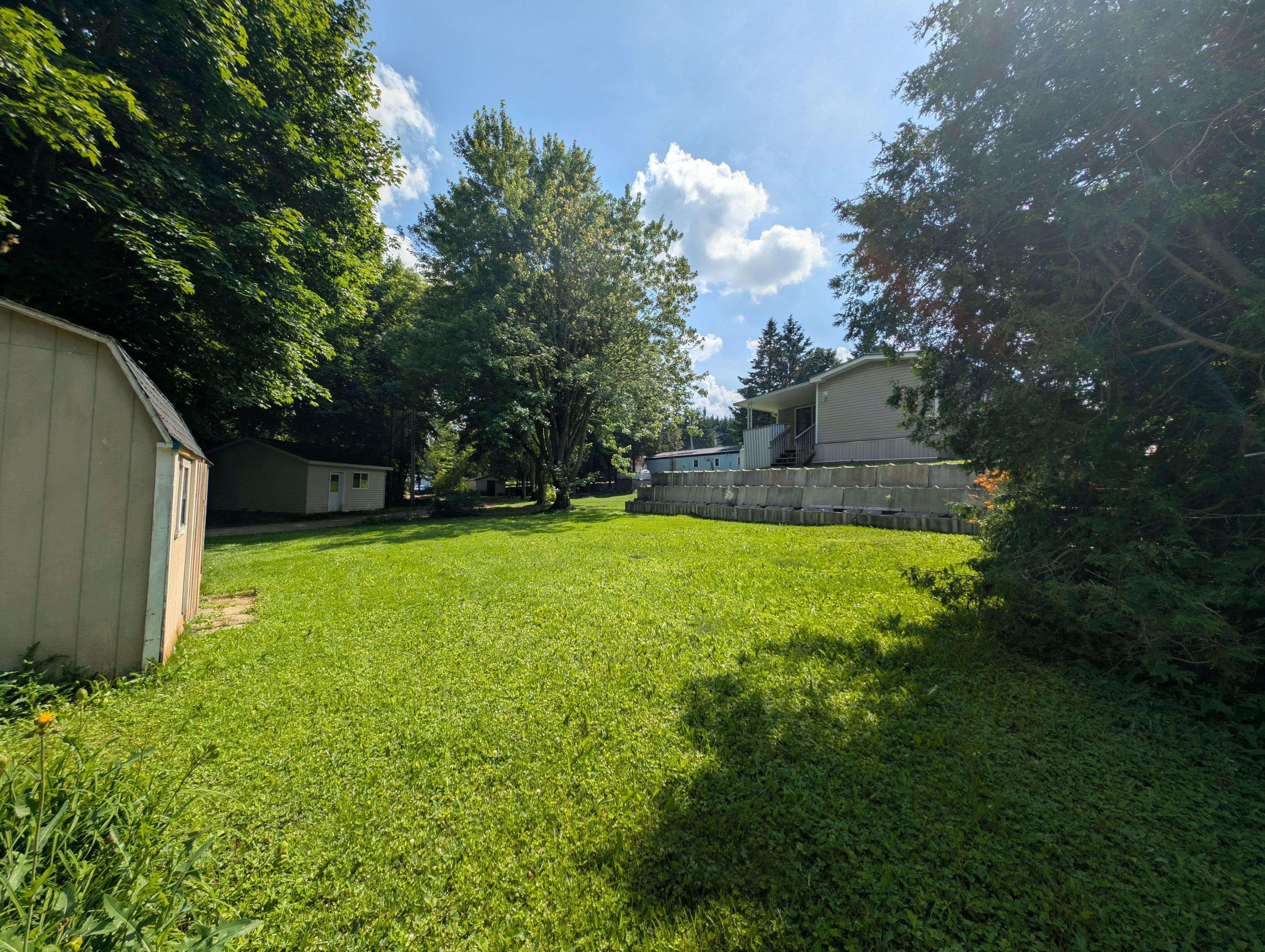 Wellington North, ON N0G 2L0,8 Grand  Vista DR