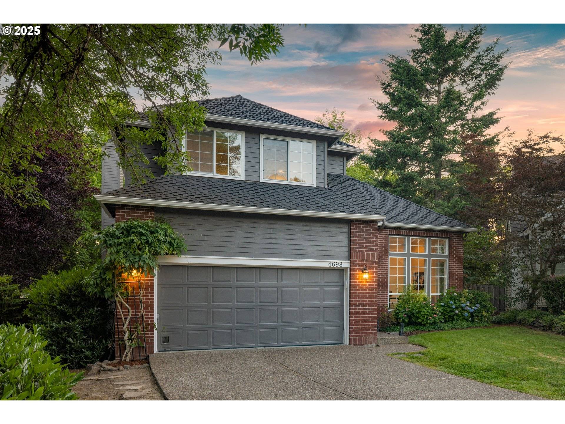 Lake Oswego, OR 97035,4698 WINTHROP CT