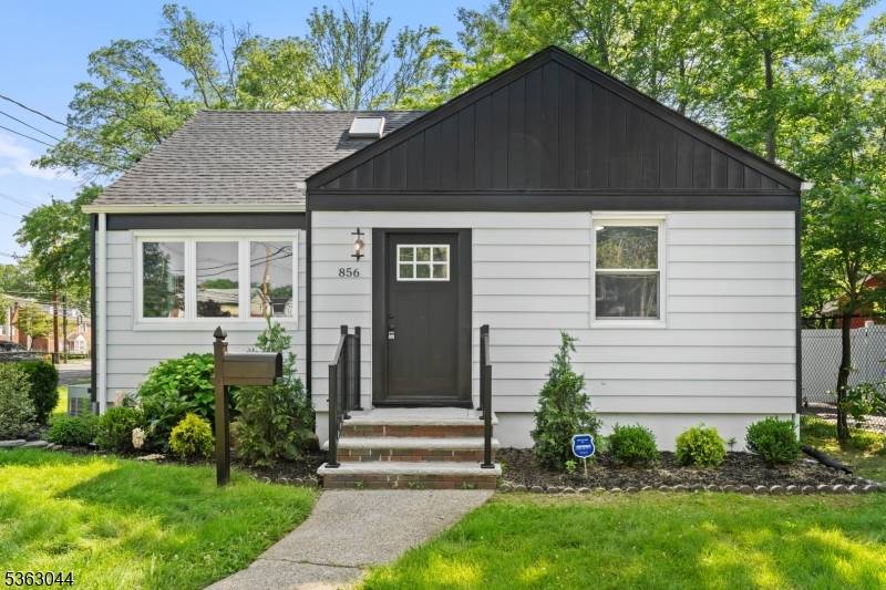 Rahway City, NJ 07065,856 Maurice Ave