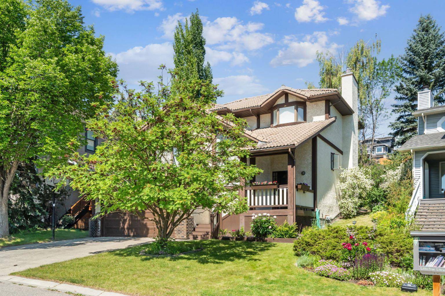 Calgary, AB T3H1R2,79 Strathlorne CRES SW