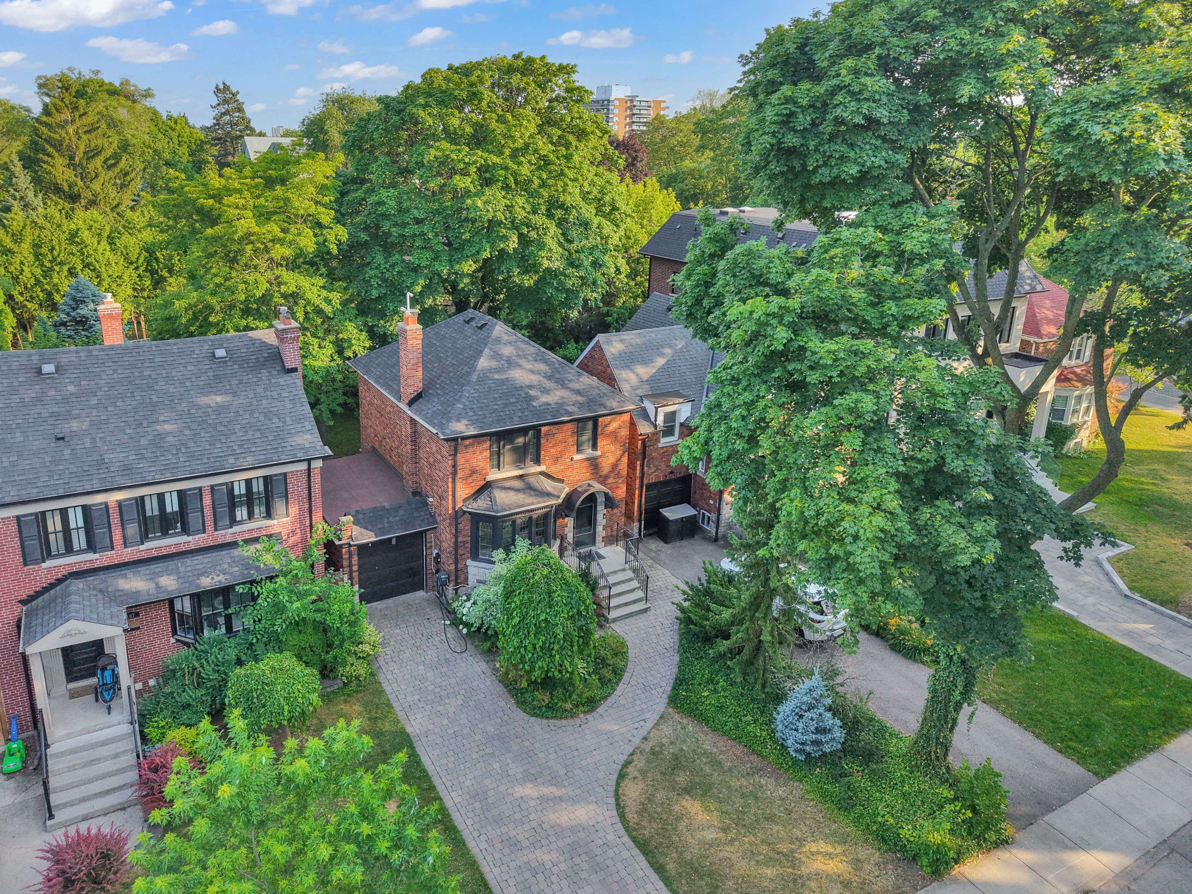 Toronto C04, ON M6C 2H6,109 Whitmore AVE