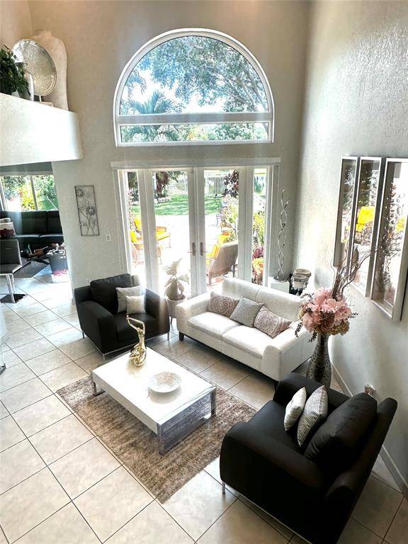 Weston, FL 33331,16607 Sapphire Mnr