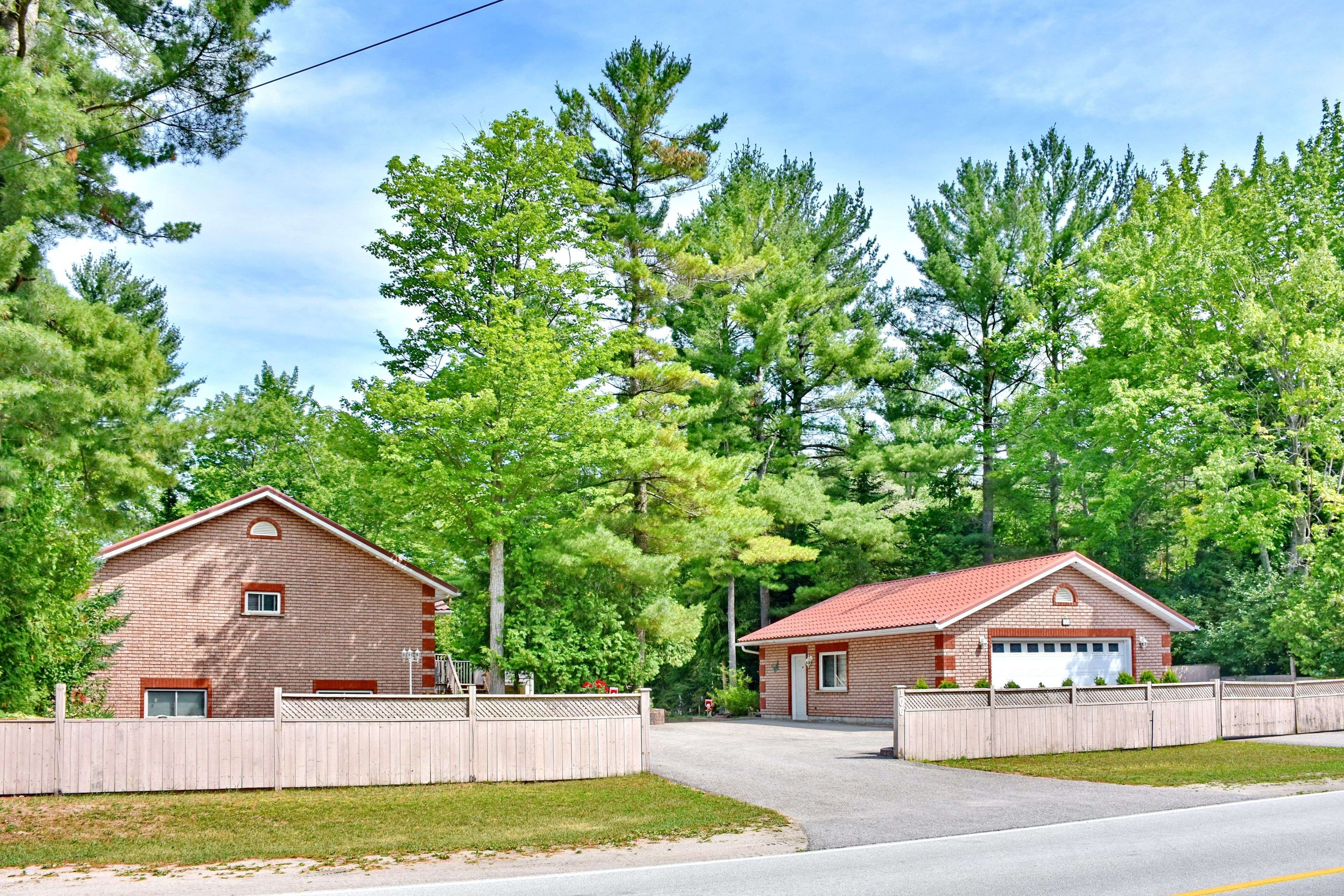 Wasaga Beach, ON L9Z 2M8,106 Deerbrook DR