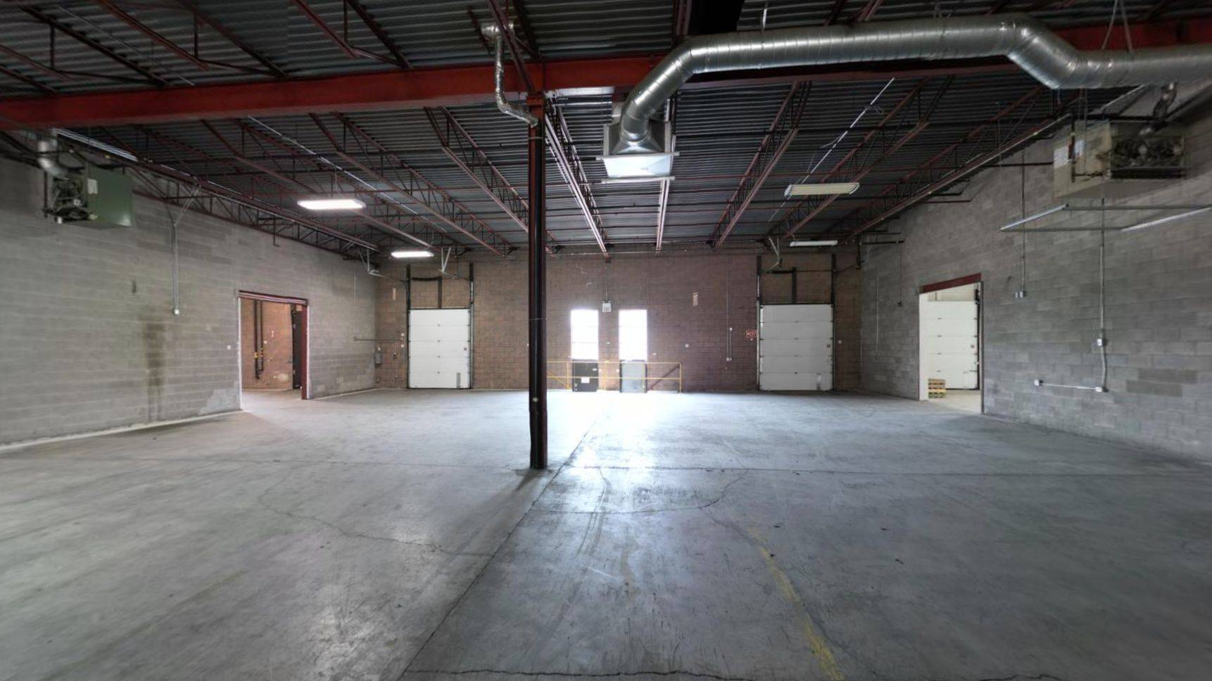 Brampton, ON L6S 5X6,2110 Williams Pkwy #6-11