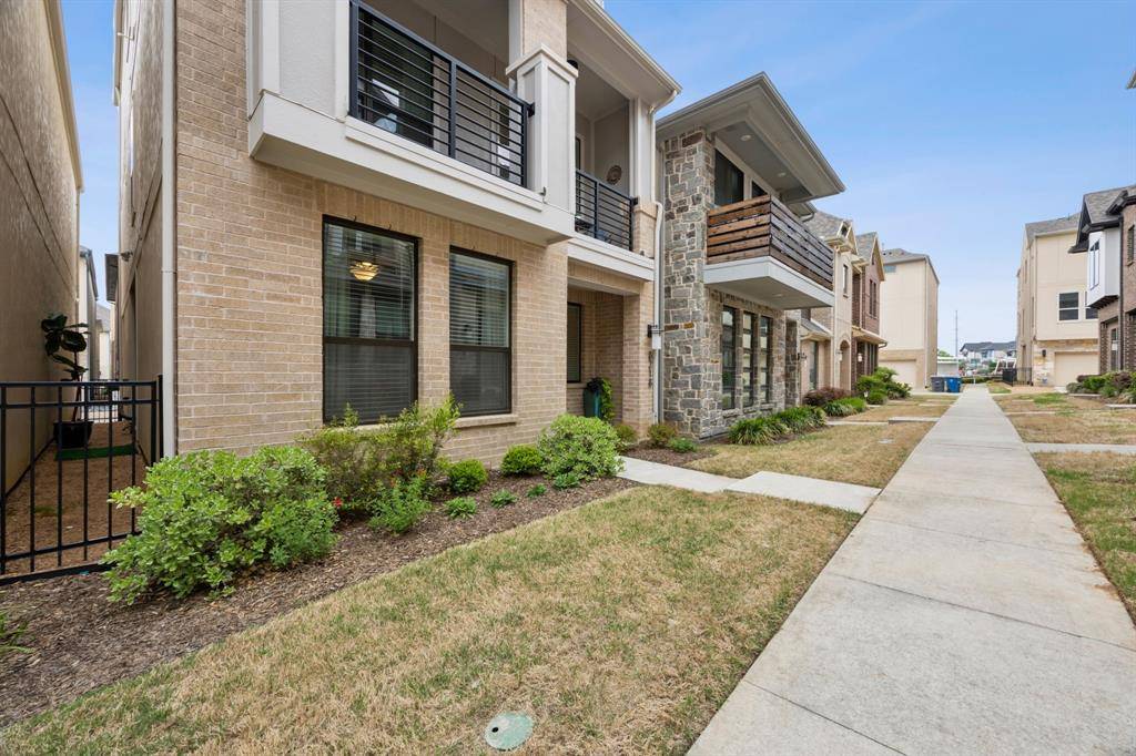 Dallas, TX 75231,8218 Laflin Lane