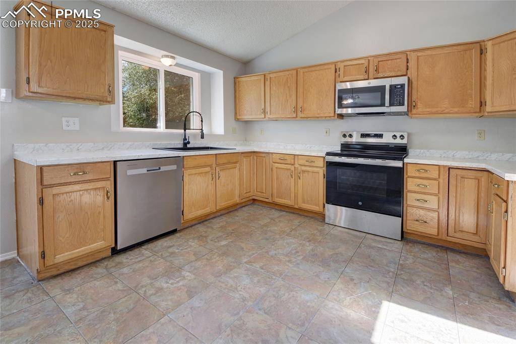 Colorado Springs, CO 80922,6575 Leesburg RD