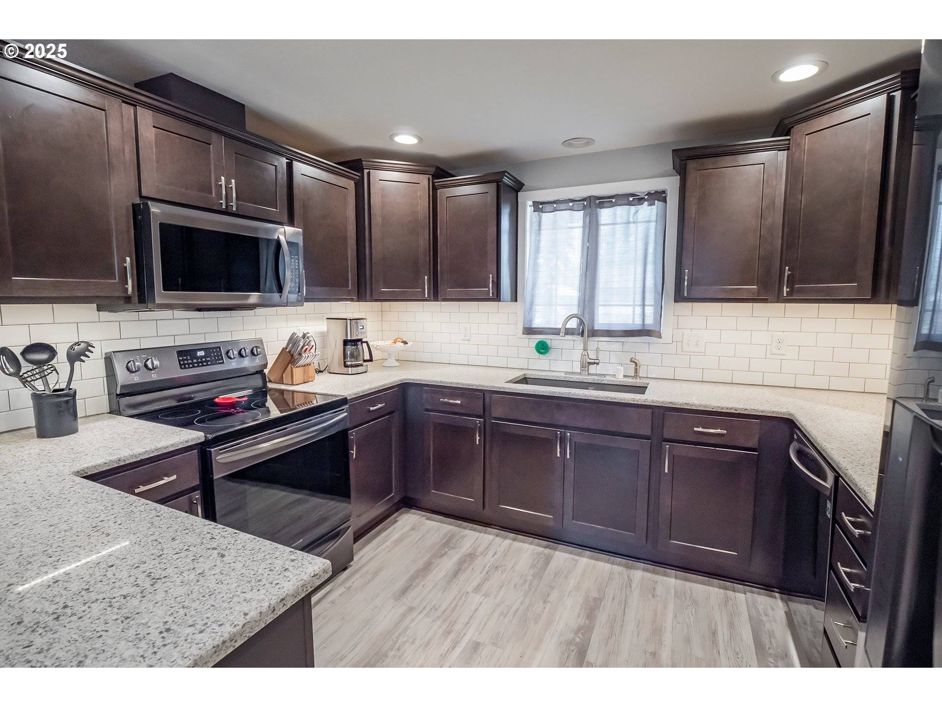 Eugene, OR 97402,4260 MURNANE ST