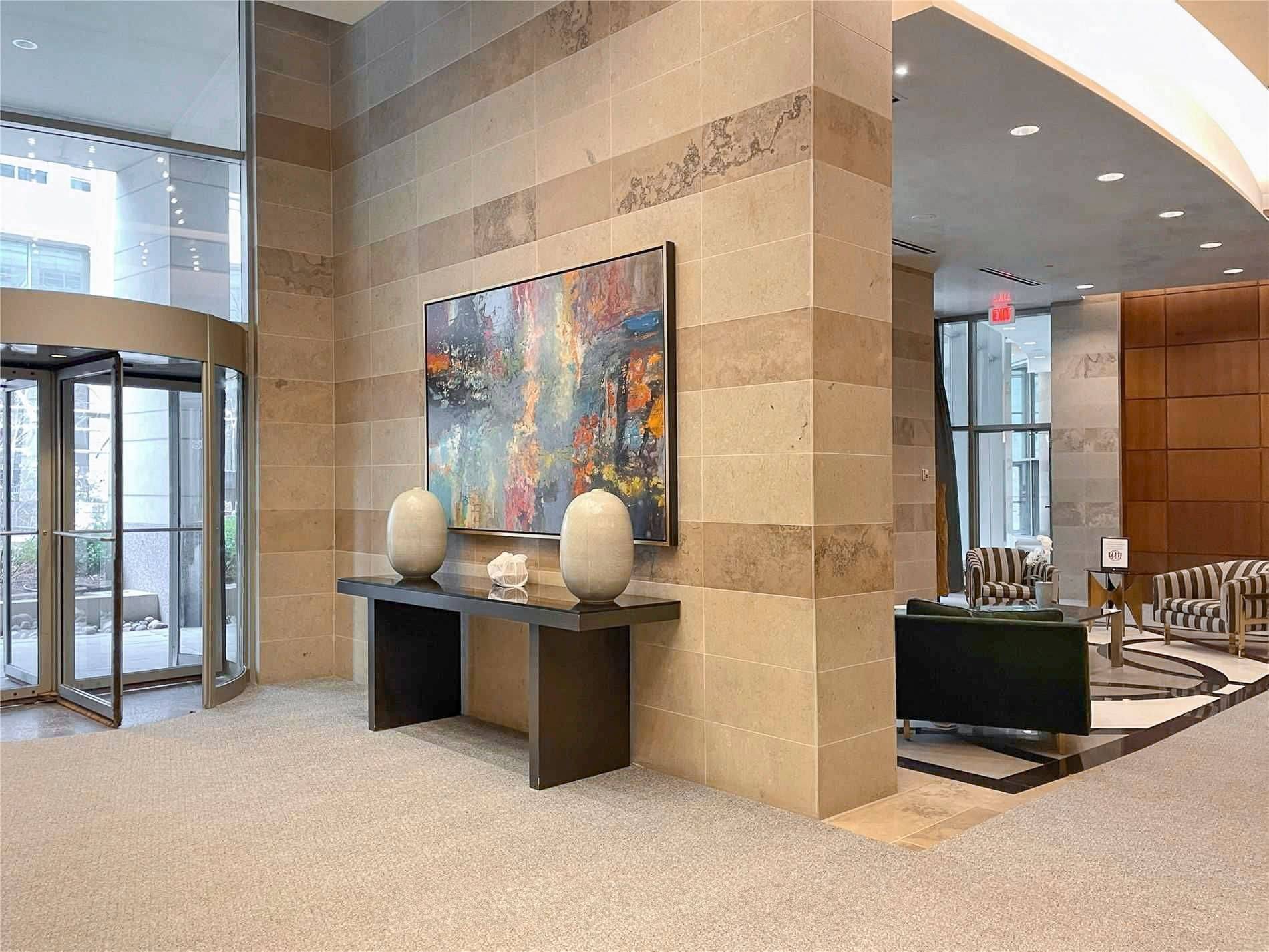 Toronto C10, ON M4S 3H7,2181 Yonge ST #2706