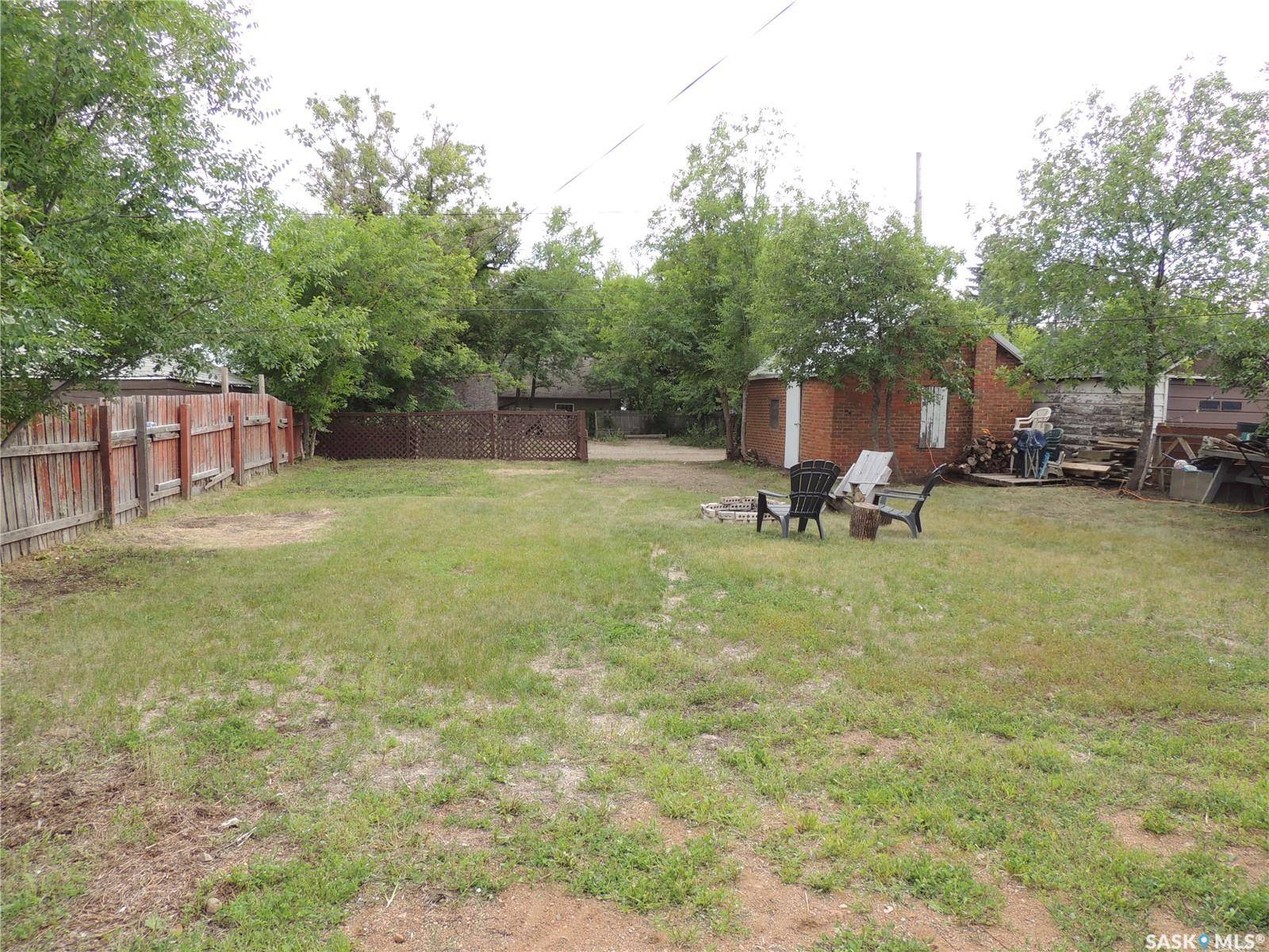 Estevan, SK S4A 0P6,630 3rd STREET