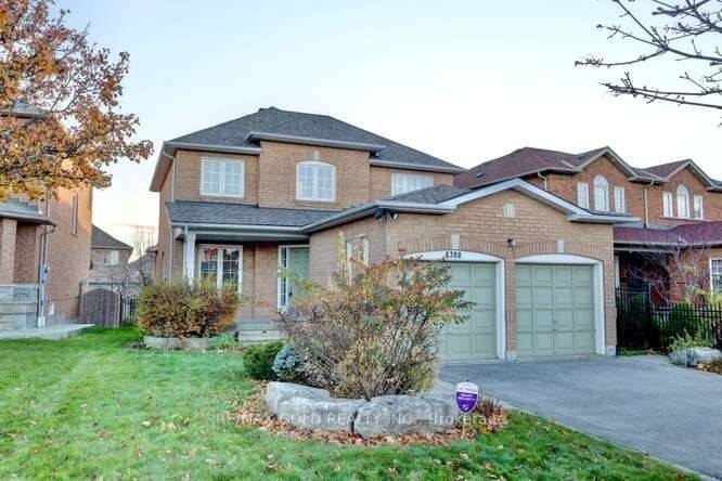 Mississauga, ON L5V 2G6,6388 Newcombe DR