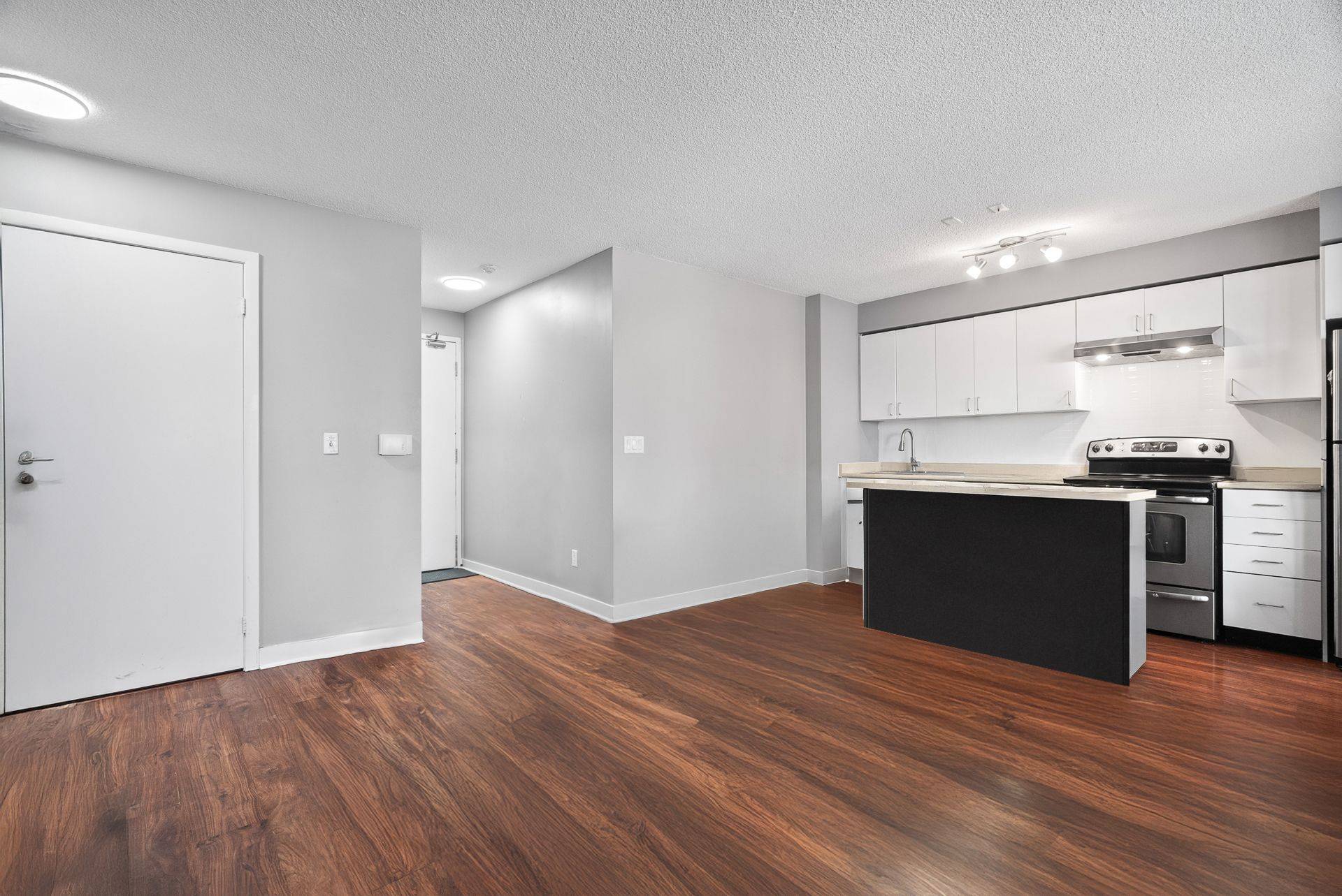 Toronto W06, ON M8Y 0A7,155 Legion RD N #1601