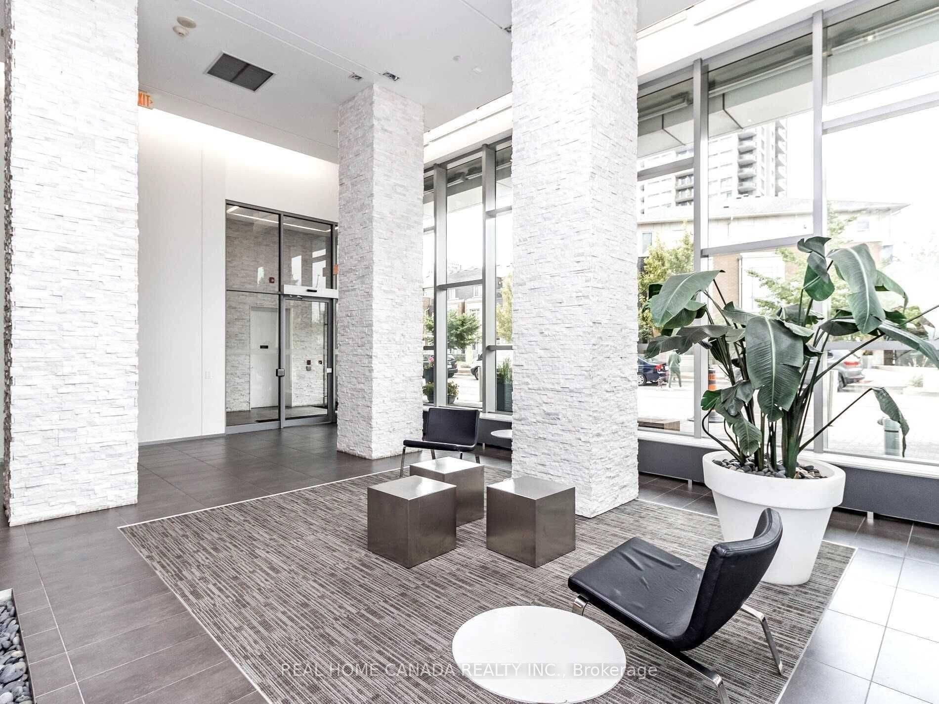 Mississauga, ON L5B 0G7,360 Square One DR #702