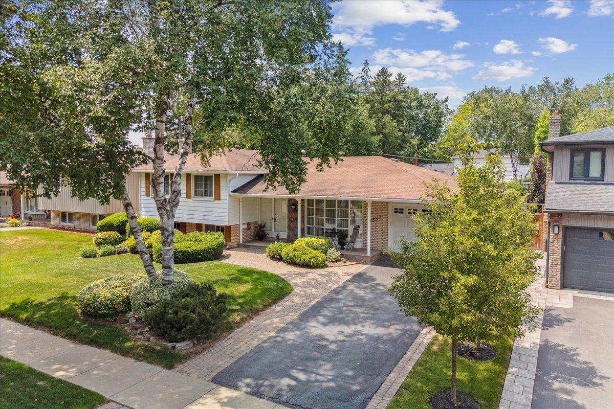 Burlington, ON L7L 1M5,4505 Spruce AVE