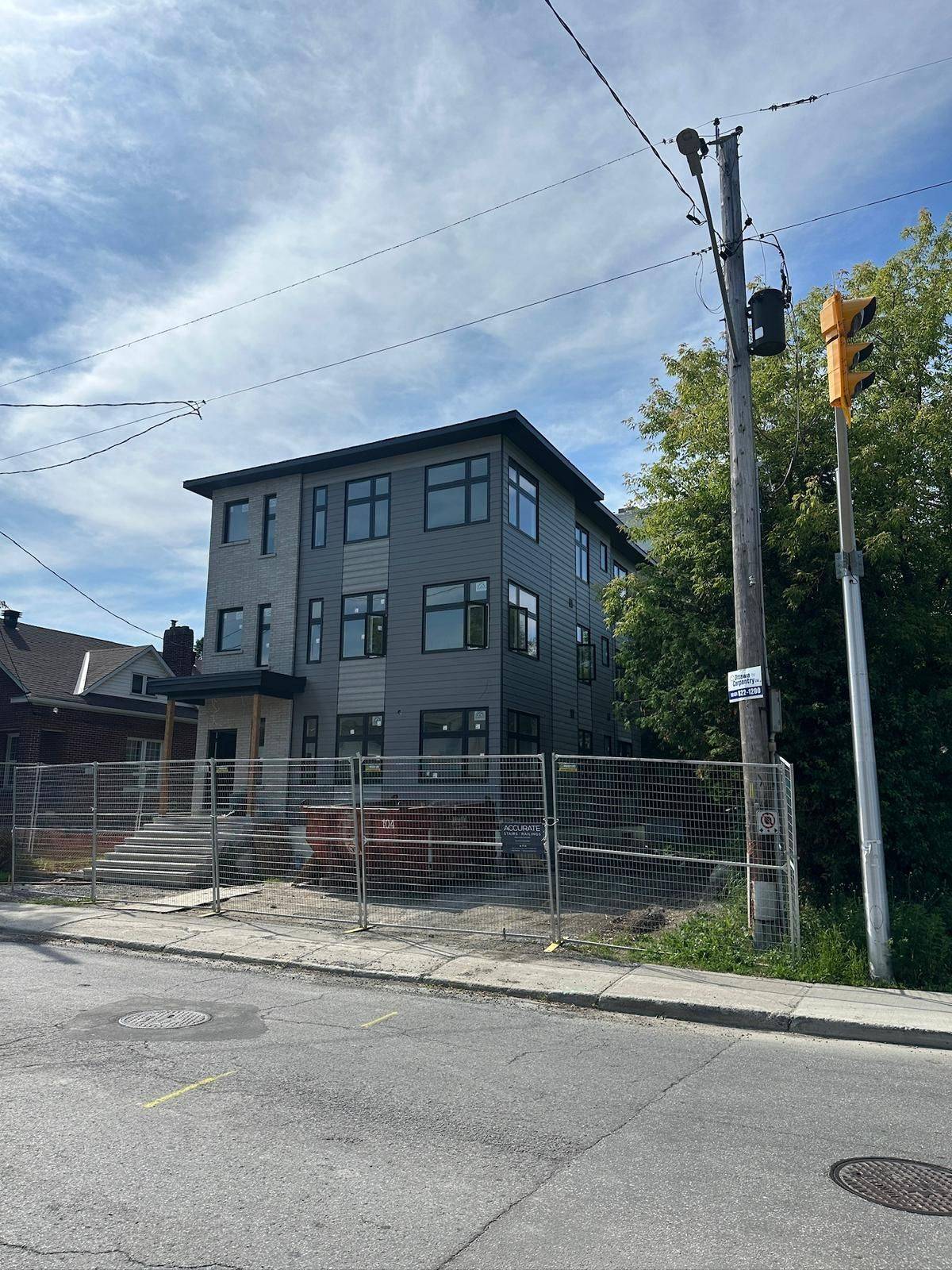 Overbrook - Castleheights And Area, ON K1K 1X7,66 Queen Mary ST