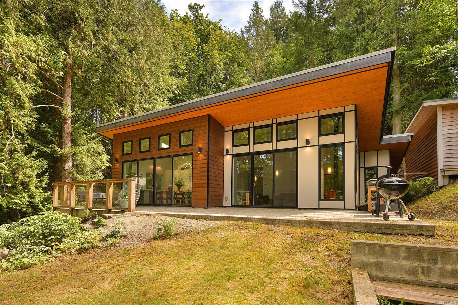 Mayne Island, BC V0N 2J2,240 Callaghan Cres