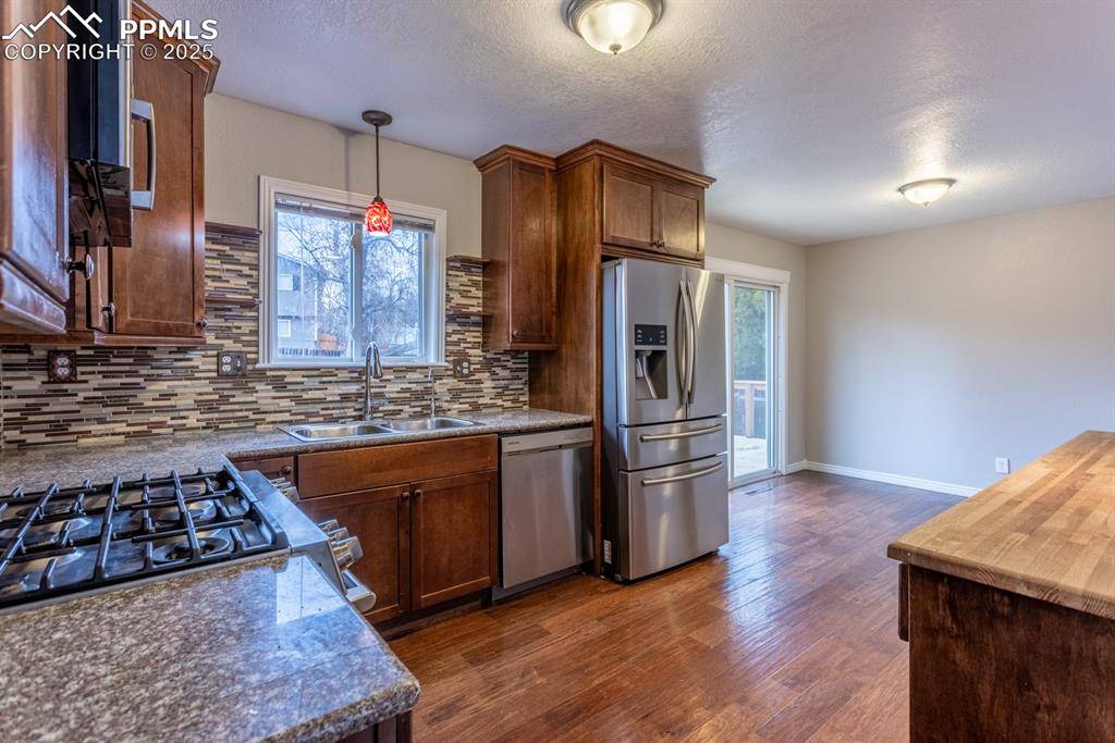 Colorado Springs, CO 80918,3470 W Montebello DR