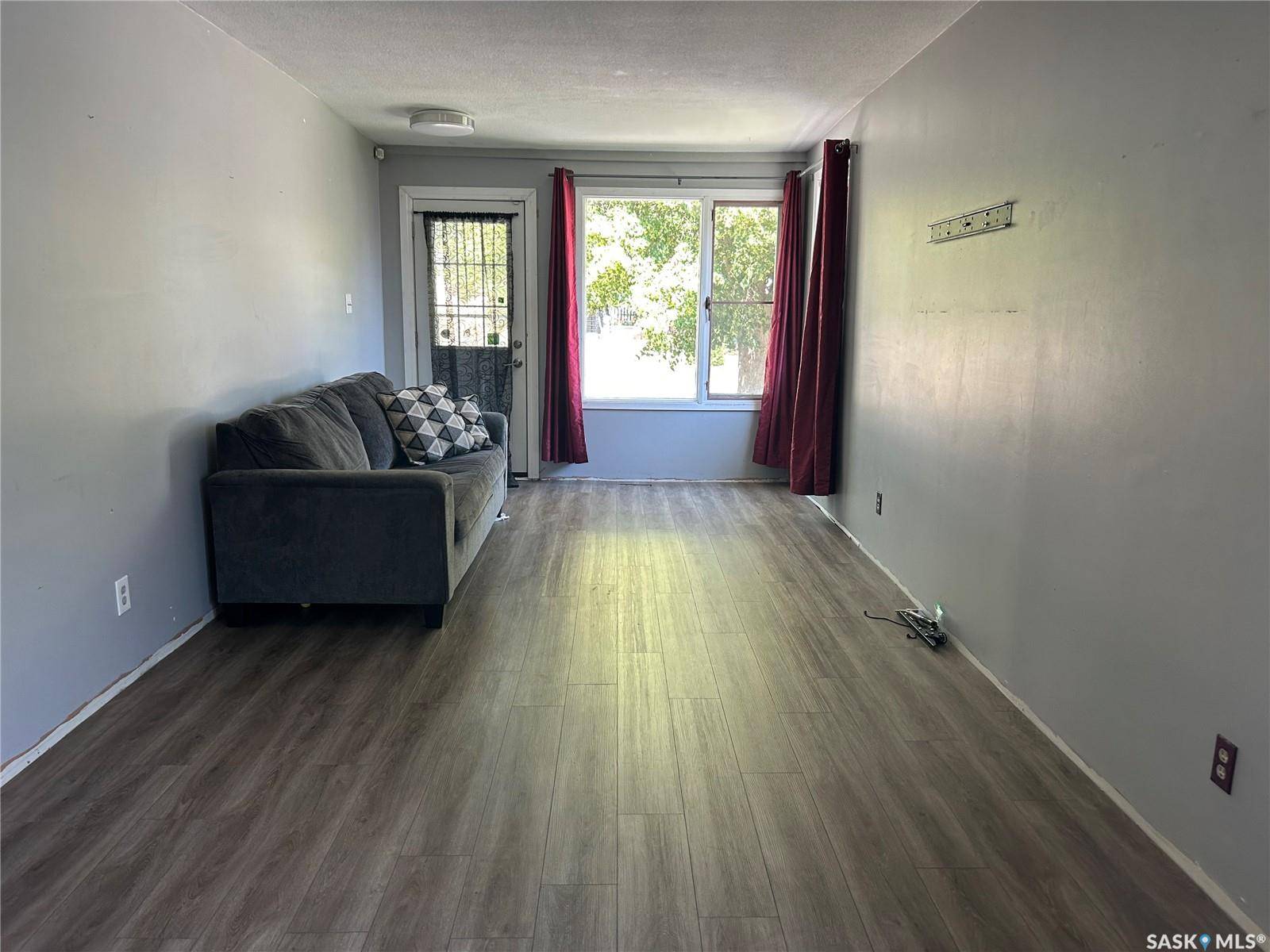 Moose Jaw, SK S6H 0H2,523 Ominica STREET E