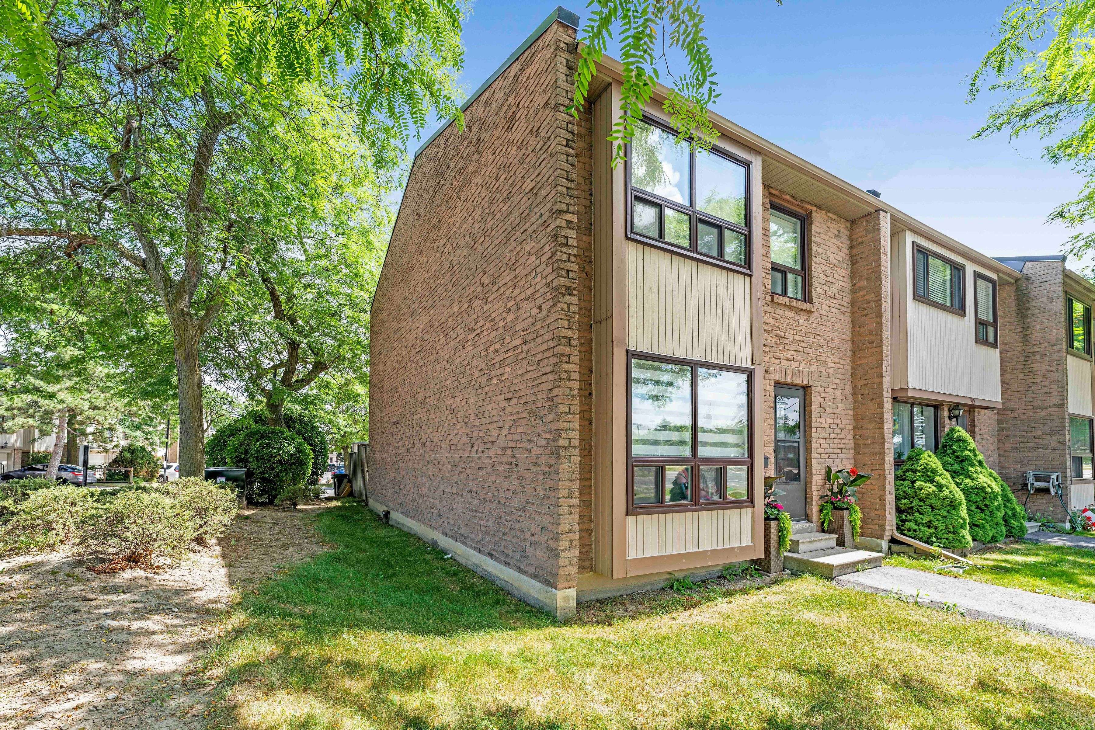 Brampton, ON L6S 3K2,94 Guildford CRES #94
