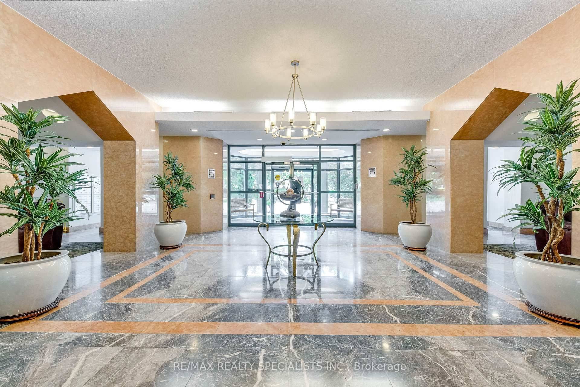 Mississauga, ON L5L 5P9,2177 Burnhamthorpe RD #1112