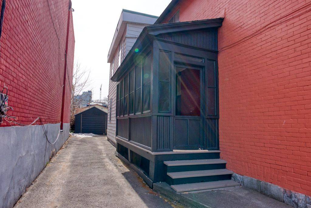 Lower Town - Sandy Hill, ON K1N 5G4,158 St Andrew ST
