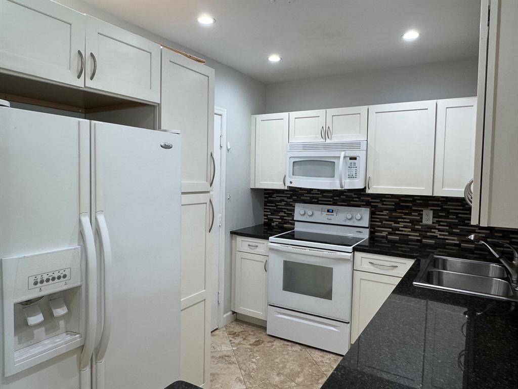 Fort Lauderdale, FL 33308,5700 NE 22nd Way #328