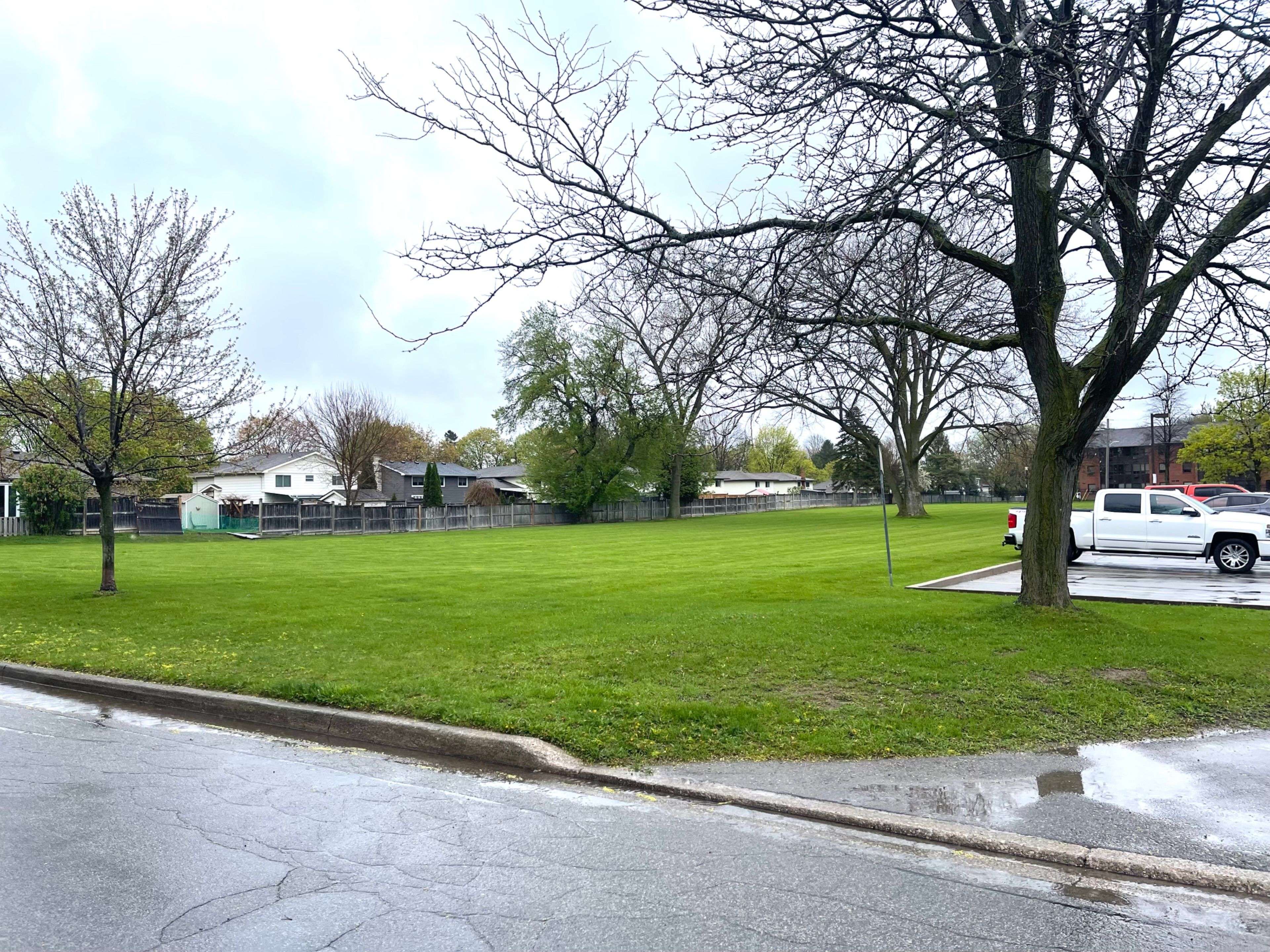 St. Catharines, ON L2N 6Y6,7 GREENMEADOW CT