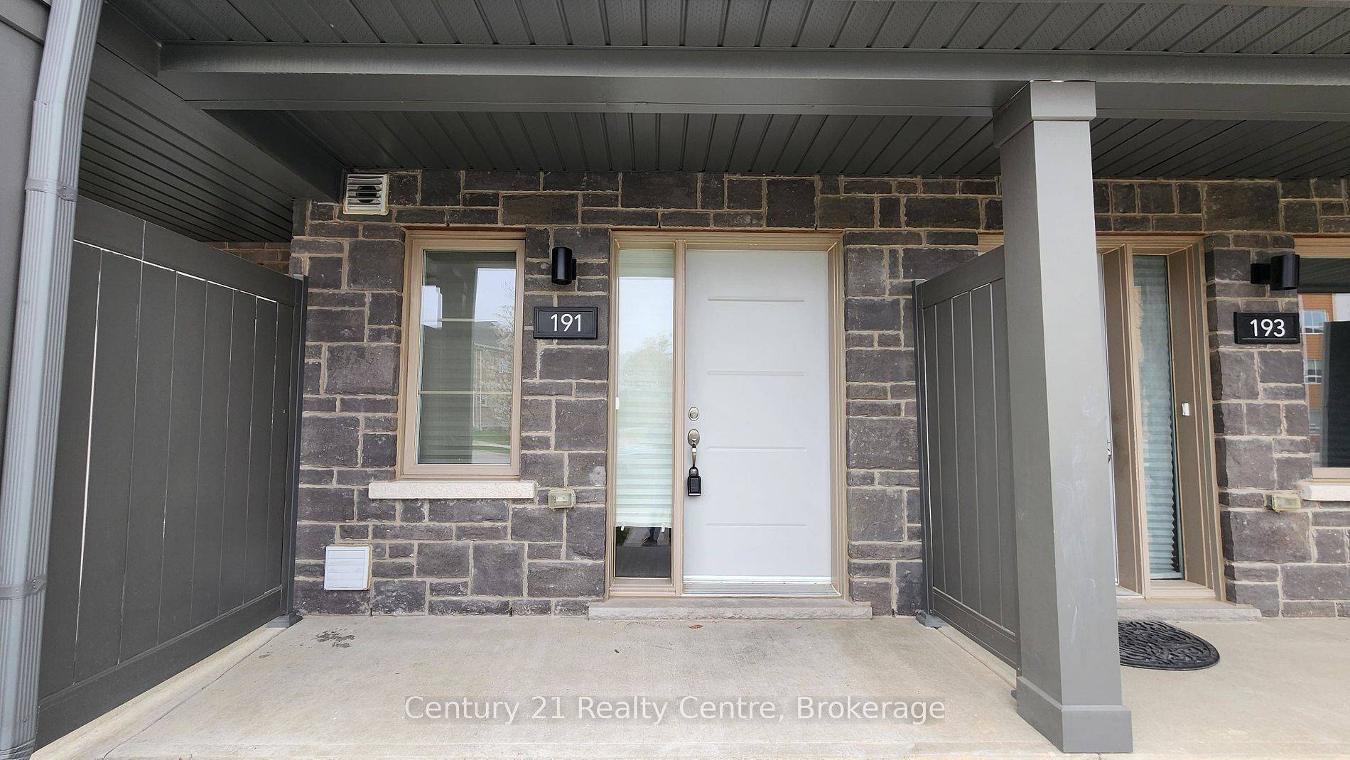 Kitchener, ON N2R 1R4,191 WEST OAK TRL