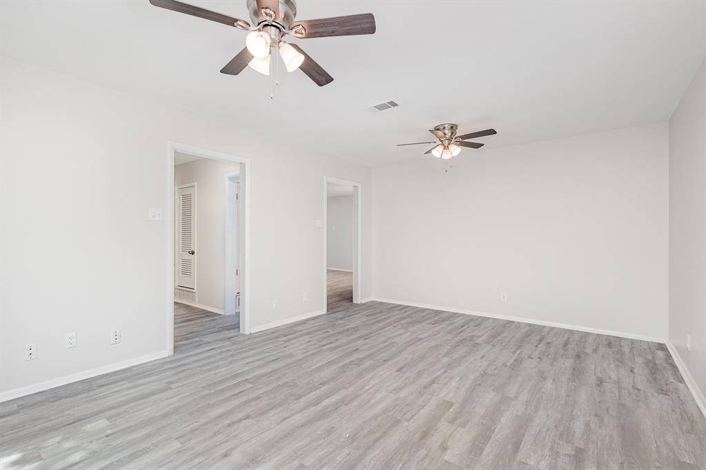 Euless, TX 76040,712 Oakwood Drive