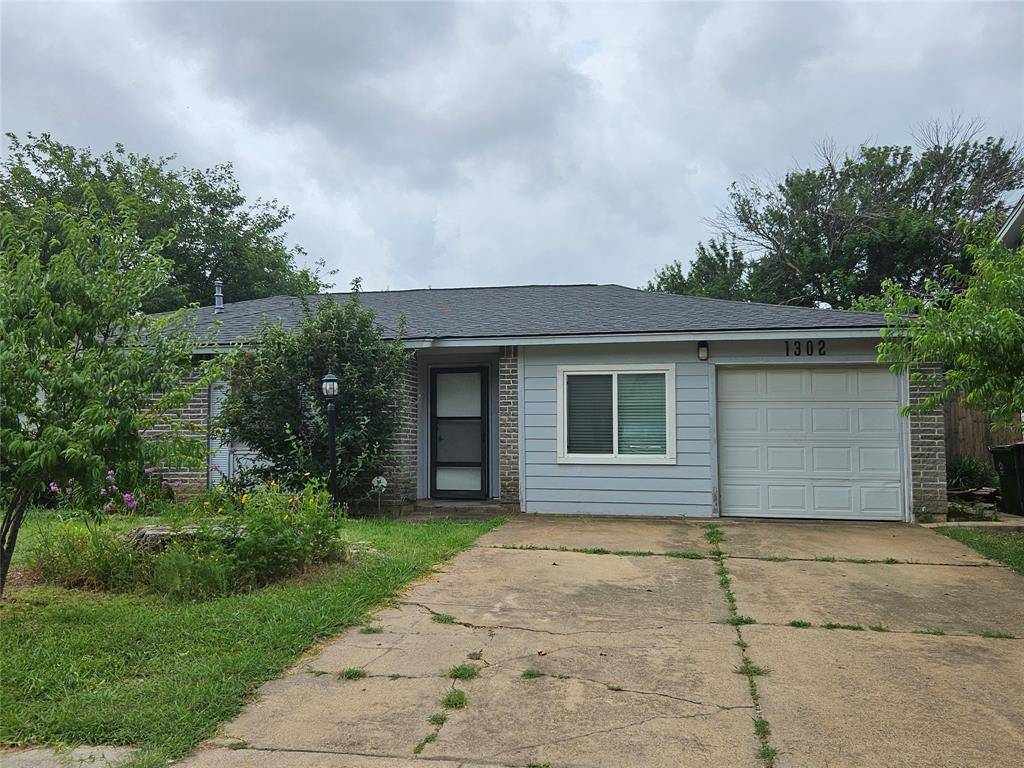 Arlington, TX 76014,1302 Rebecca Lane