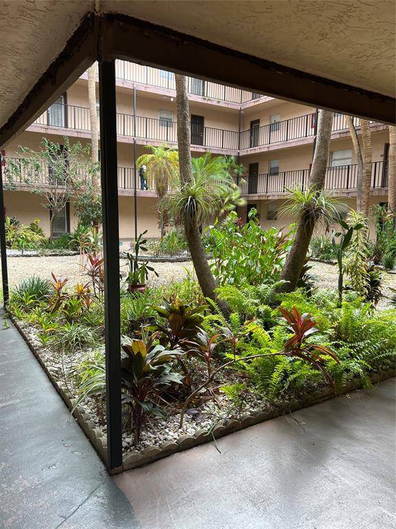 Lauderdale Lakes, FL 33311,2850 Somerset Dr #107L