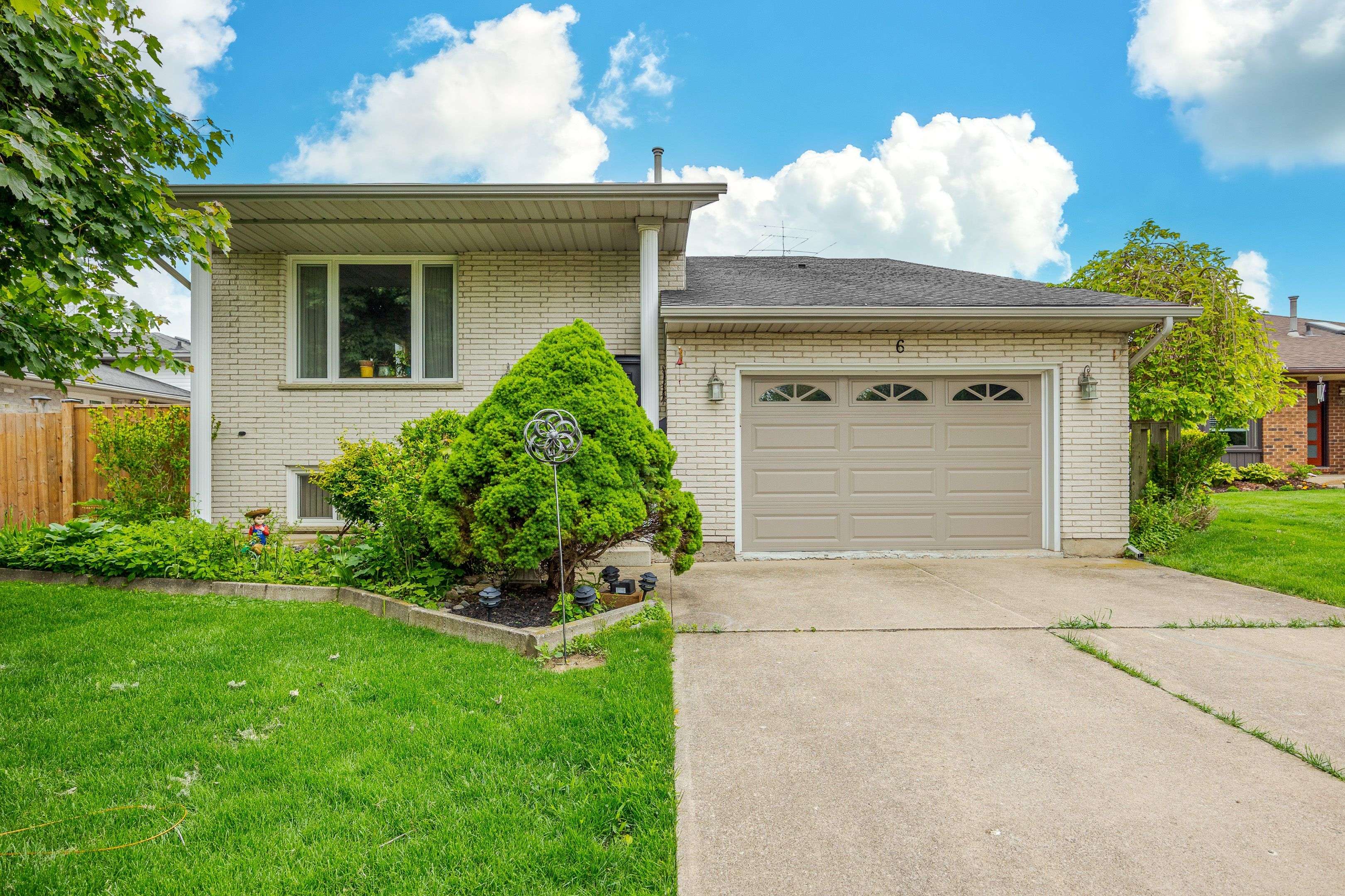 Thorold, ON L2V 4Y8,6 Stephenson CT
