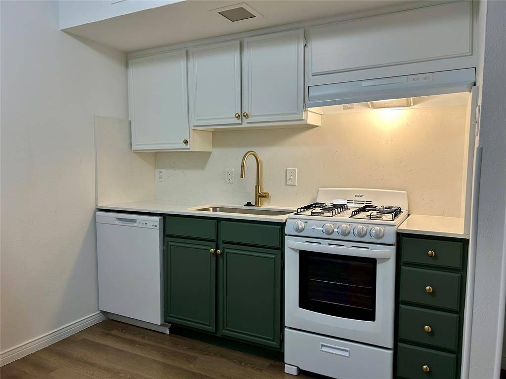 Dallas, TX 75248,15922 Stillwood Street #1074