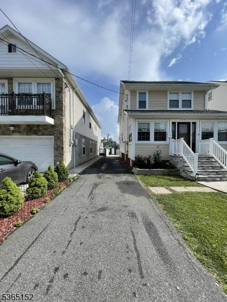 Elizabeth City, NJ 07202,846 (842) Gibbons Ct