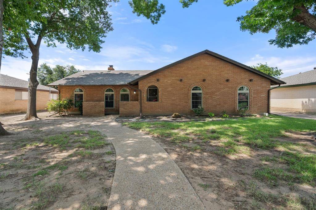 Arlington, TX 76013,2109 Briarwood Boulevard