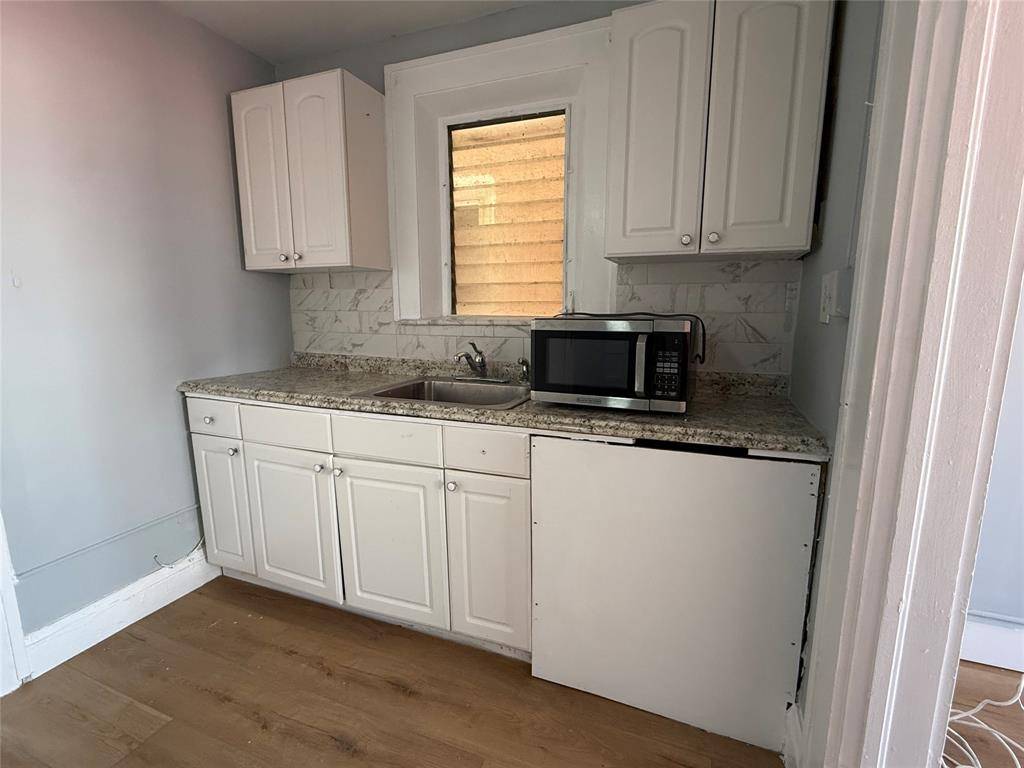 Hollywood, FL 33020,1621 Van Buren St #7