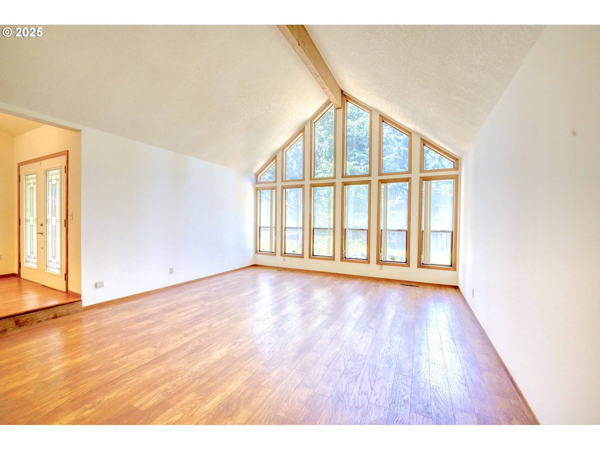 West Linn, OR 97068,2626 WAKEROBIN CT