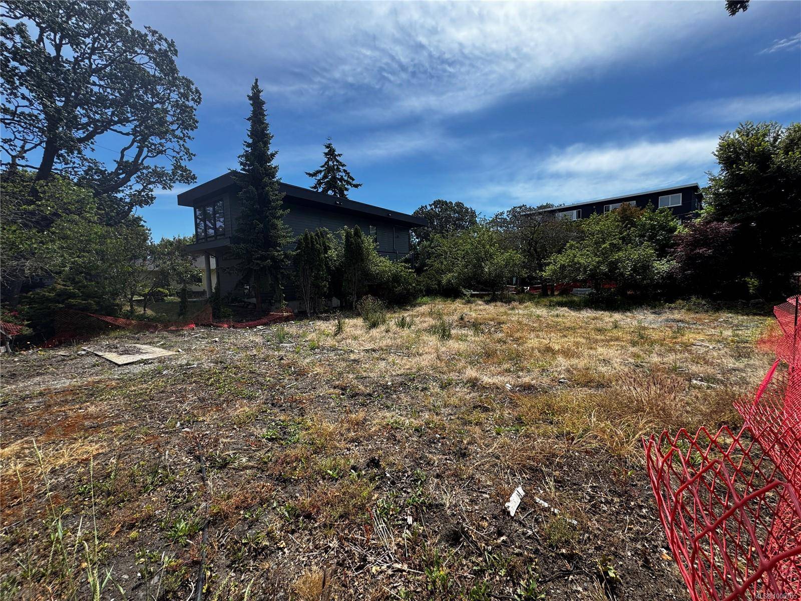 Oak Bay, BC V8R 5M7,2501 Wootton Cres