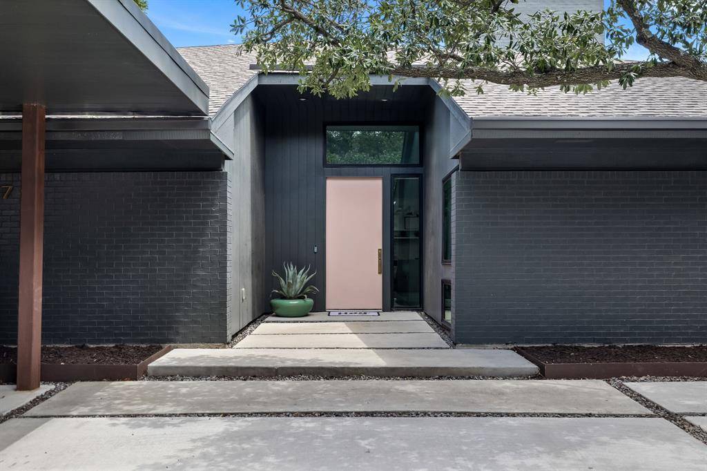 Dallas, TX 75248,7127 Crooked Oak Drive