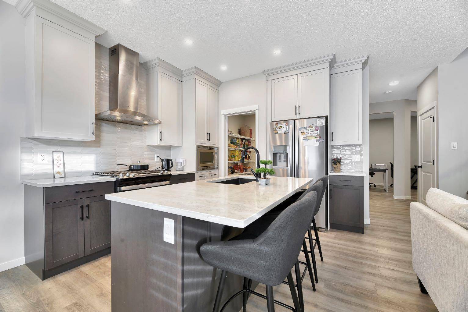 Calgary, AB T2X 4A8,15 Creekside GRV SW